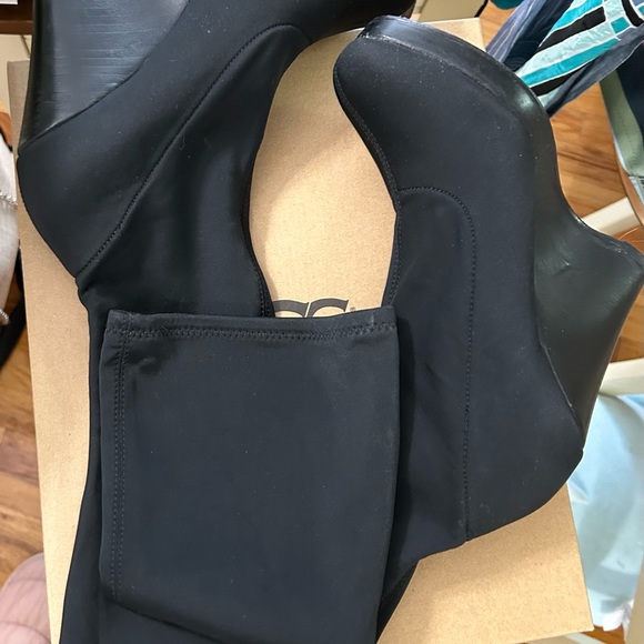 Colin Stuart black knee high stretch boots - Picture 4 of 7